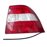 Lanterna Traseira Direita do Chevrolet Vectra - Arteb 0460152